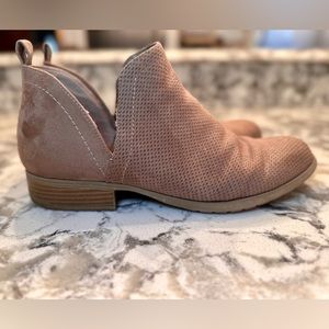 Life Stride tan booties